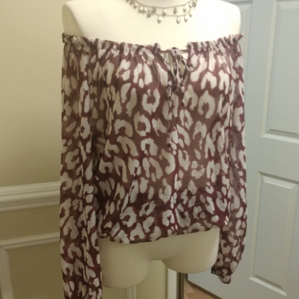 Euc off shoulder ny & co blouse